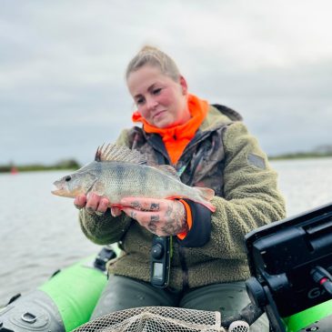 Visgids dag op de Bellyboat